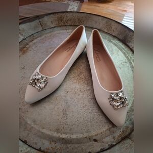 NEW Elegant Women's Lorraine Bridal Flats with crystals- Cream - 9